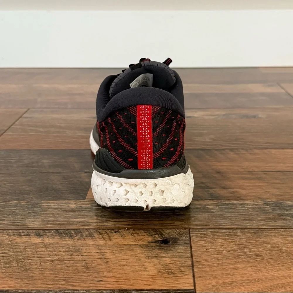 Brooks size 12